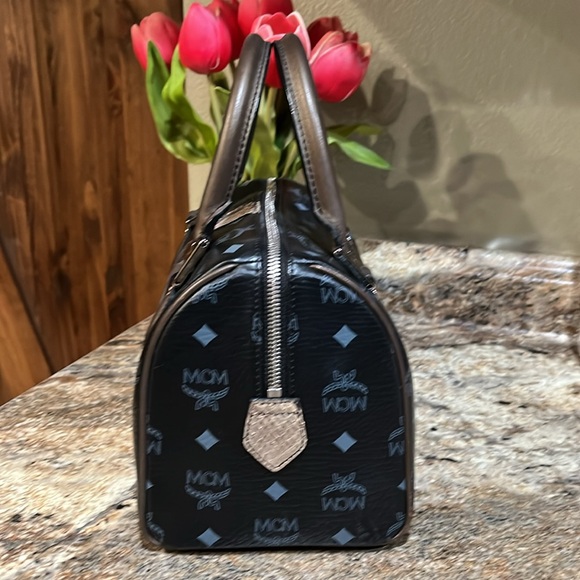 MCM Visetos Python Lion Princess Limited Edition Boston Top Handle Bag - Picture 4 of 11